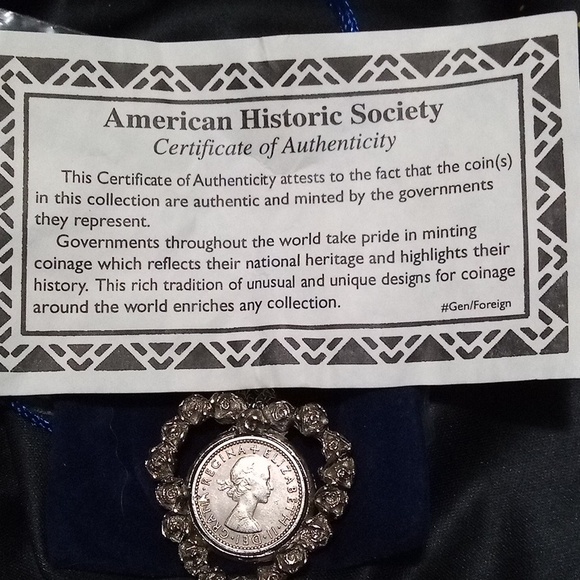 Queen Elizabeth six pence1960 coin heart necklacecollectors piece romantic - Picture 3 of 5